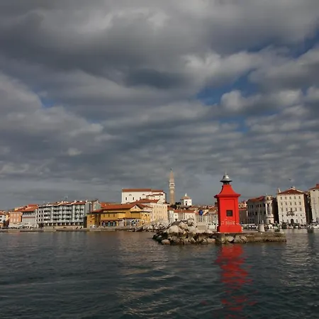 Sal & Mar Piran